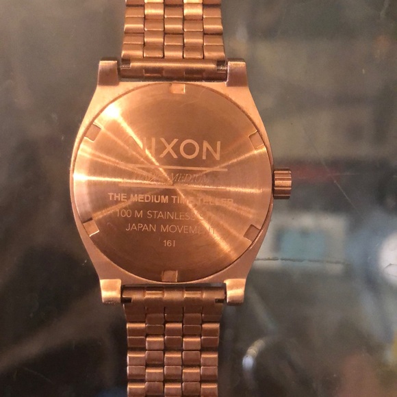 Rose gold Nixon watch - Picture 3 of 3